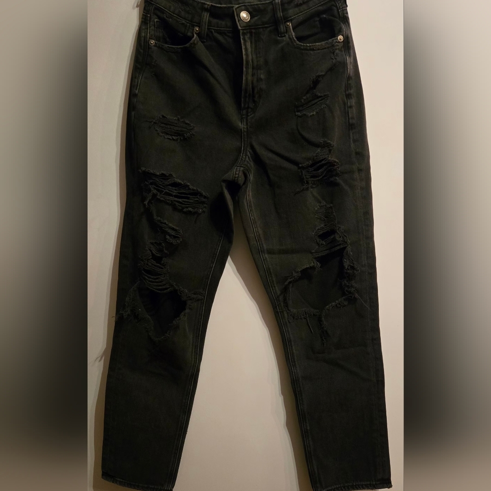 American Eagle Outfitters Charcoal Distressed Mom Jeans - Picture 5 of 6